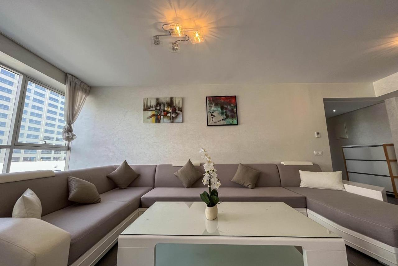 Apartment In Center *