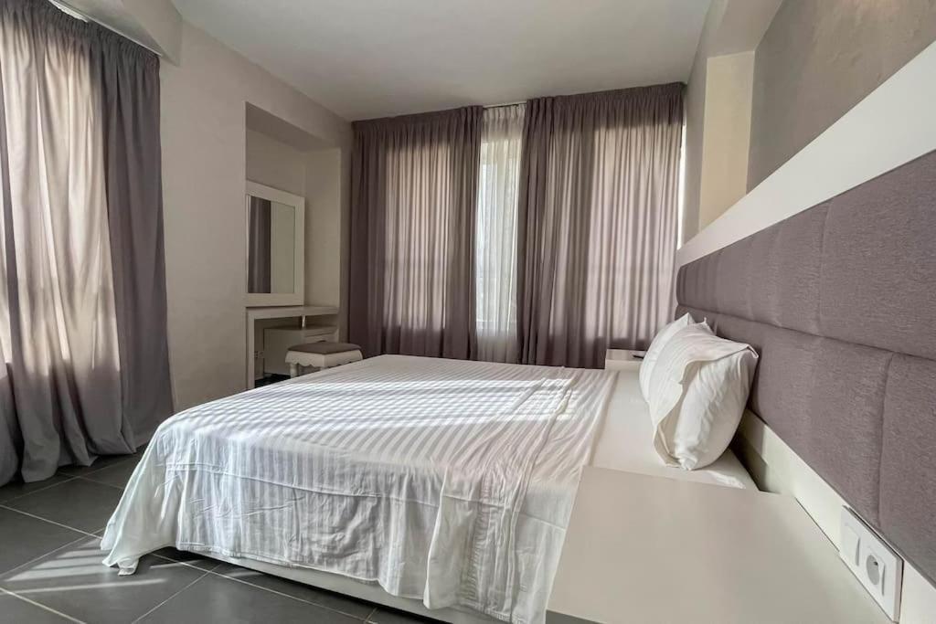 Apartment In Center